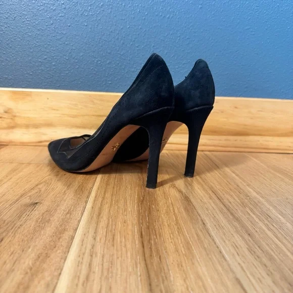 Pour La Victoire Black Suede 4” Heels with Scalloped Mesh Detailing size 9 - Picture 5 of 9